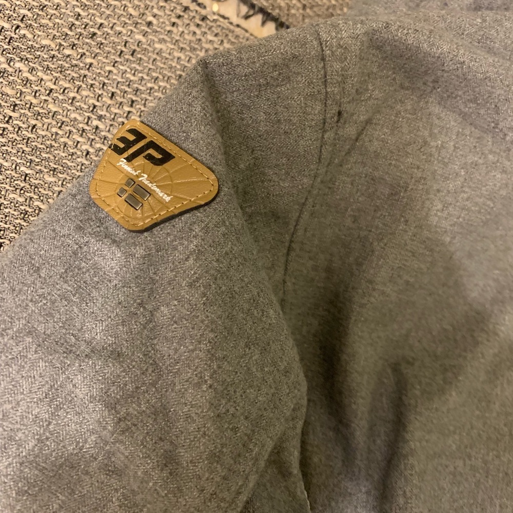 Cold weather jacket 🧥 ❄️⛄️ - Picture 5 of 8